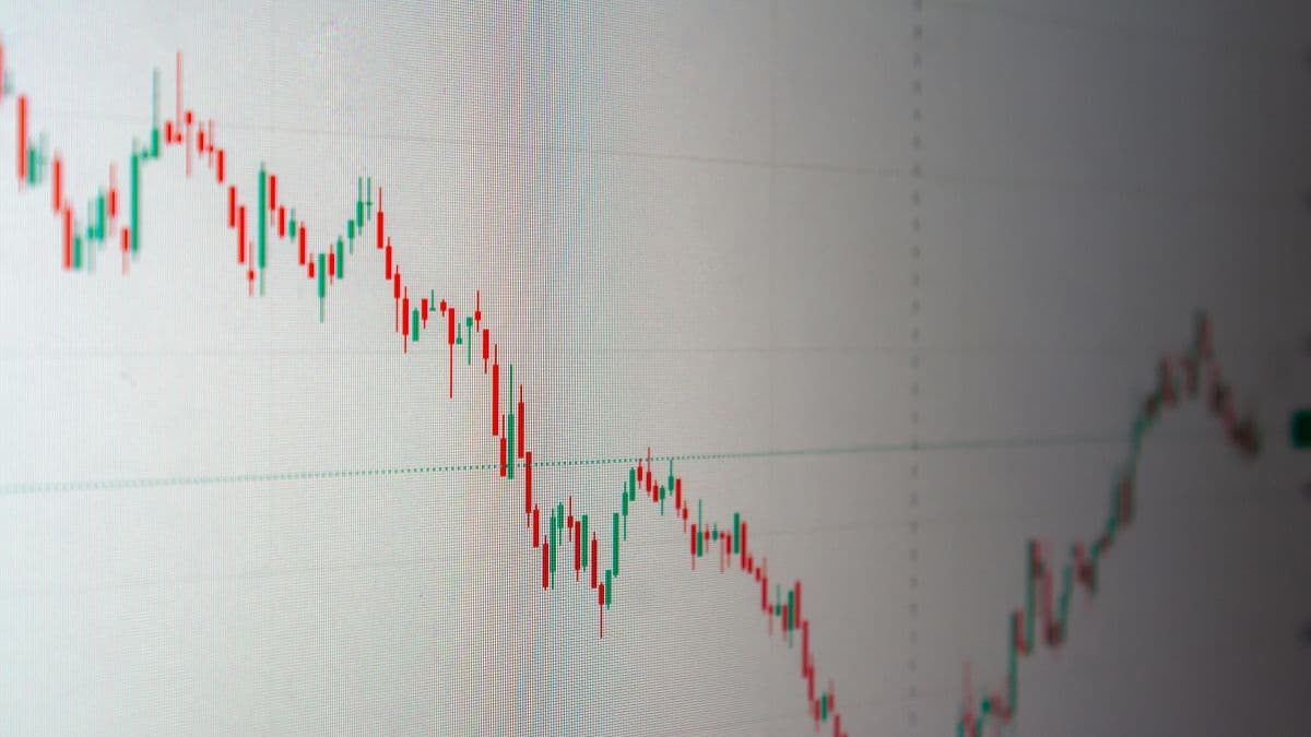 Mean Reversion Trading: Profit When Prices Return to Average - Trading education article thumbnail