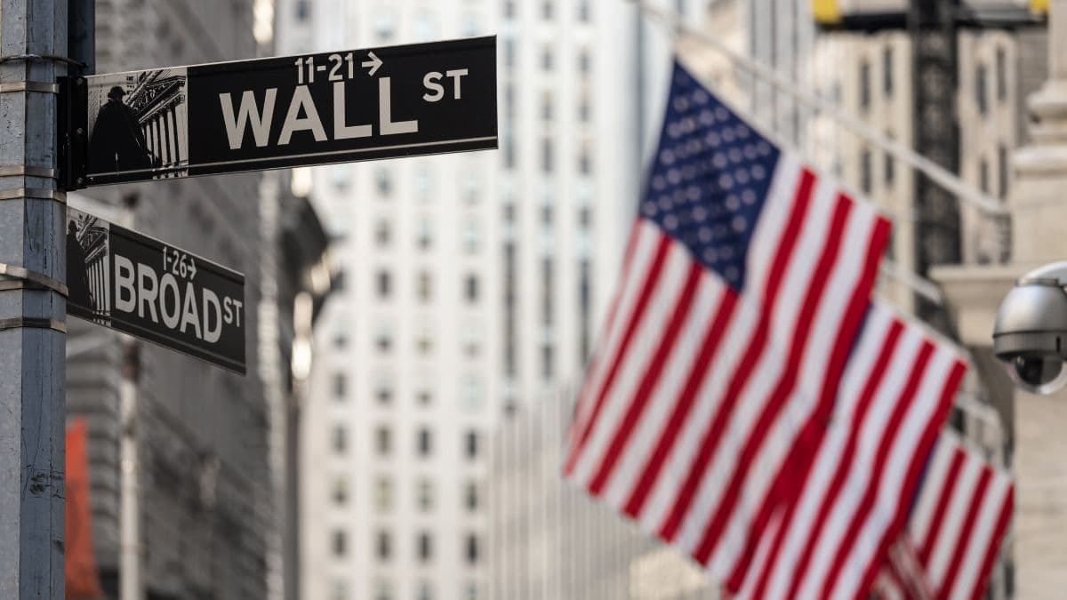 Featured image for Cryptocurrency Trading Guide: Bitcoin, Ethereum, and Beyond - Learn trading strategies and techniques